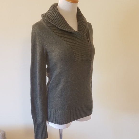 NWOT Gap Grey Knit Sweater Cardigan - Extra Small - Picture 4 of 9